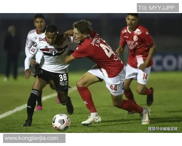 克鲁塞罗与圣保罗激战在即谁将赢得这场巴西足球巅峰对决