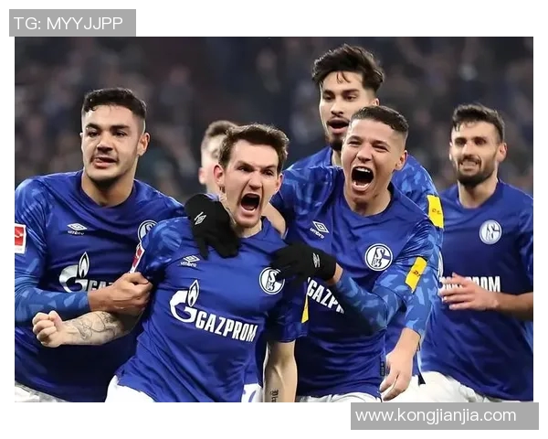 切尔西与基辅迪纳摩激战正酣比赛精彩瞬间回顾与分析