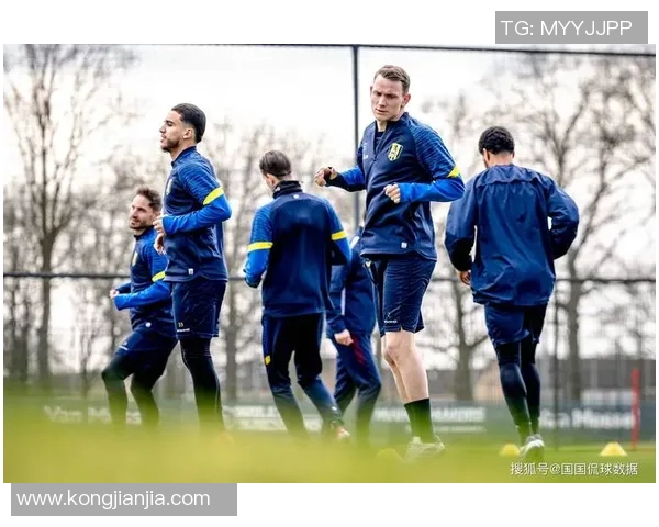 瓦尔维克主场迎战埃因霍温双方争夺关键三分的激烈对决