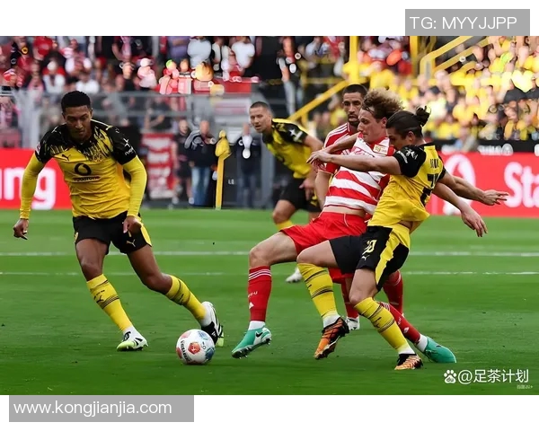 AC米兰与多蒙特激战正酣谁能在欧冠赛场笑到最后 AC米兰与多蒙特激战正酣谁能在欧冠赛场笑到最后