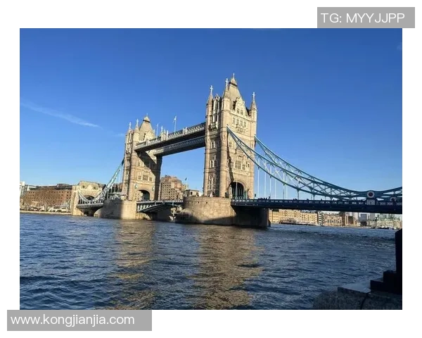 李安：从东方到西方的电影桥梁与文化交融的传奇旅程